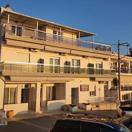 Sunset_Apartments Only 15 Meters From The Sea Neos Marmaras Exterior photo