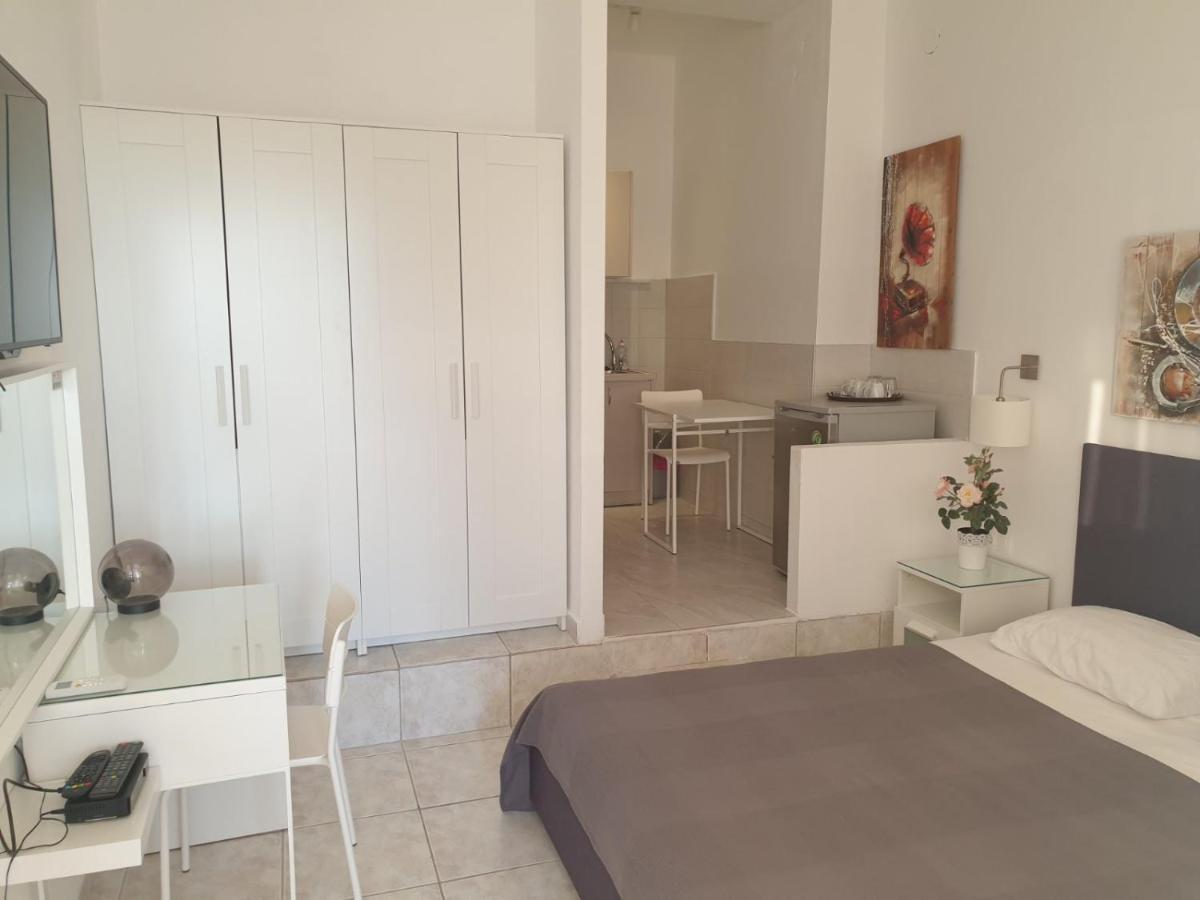 Sunset_Apartments Only 15 Meters From The Sea Neos Marmaras Exterior photo