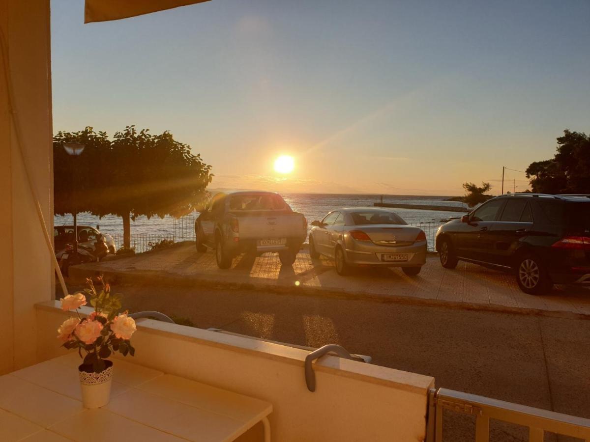 Sunset_Apartments Only 15 Meters From The Sea Neos Marmaras Exterior photo