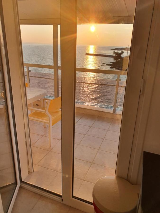 Sunset_Apartments Only 15 Meters From The Sea Neos Marmaras Exterior photo