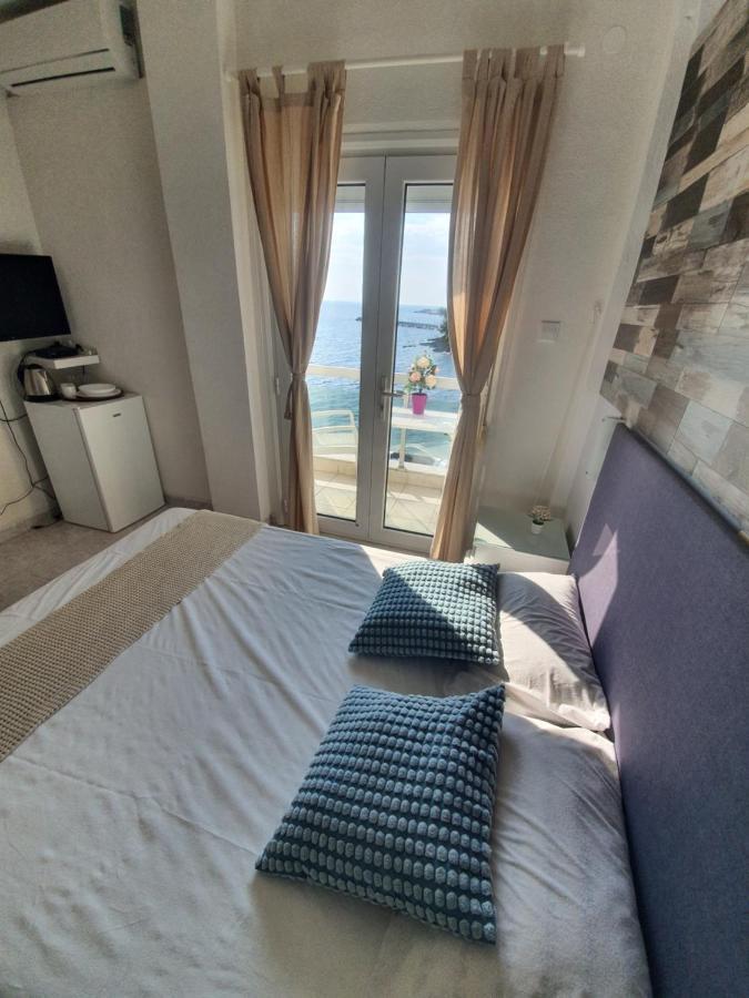 Sunset_Apartments Only 15 Meters From The Sea Neos Marmaras Exterior photo