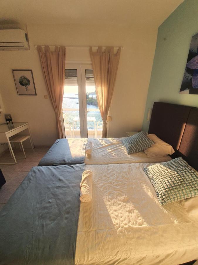 Sunset_Apartments Only 15 Meters From The Sea Neos Marmaras Exterior photo